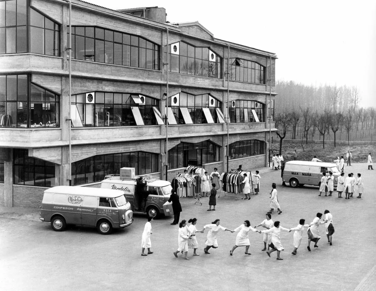 1958年建設のマックスマーラ本社外観