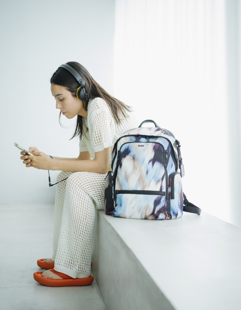 マイカ・ルブテ Photo 04