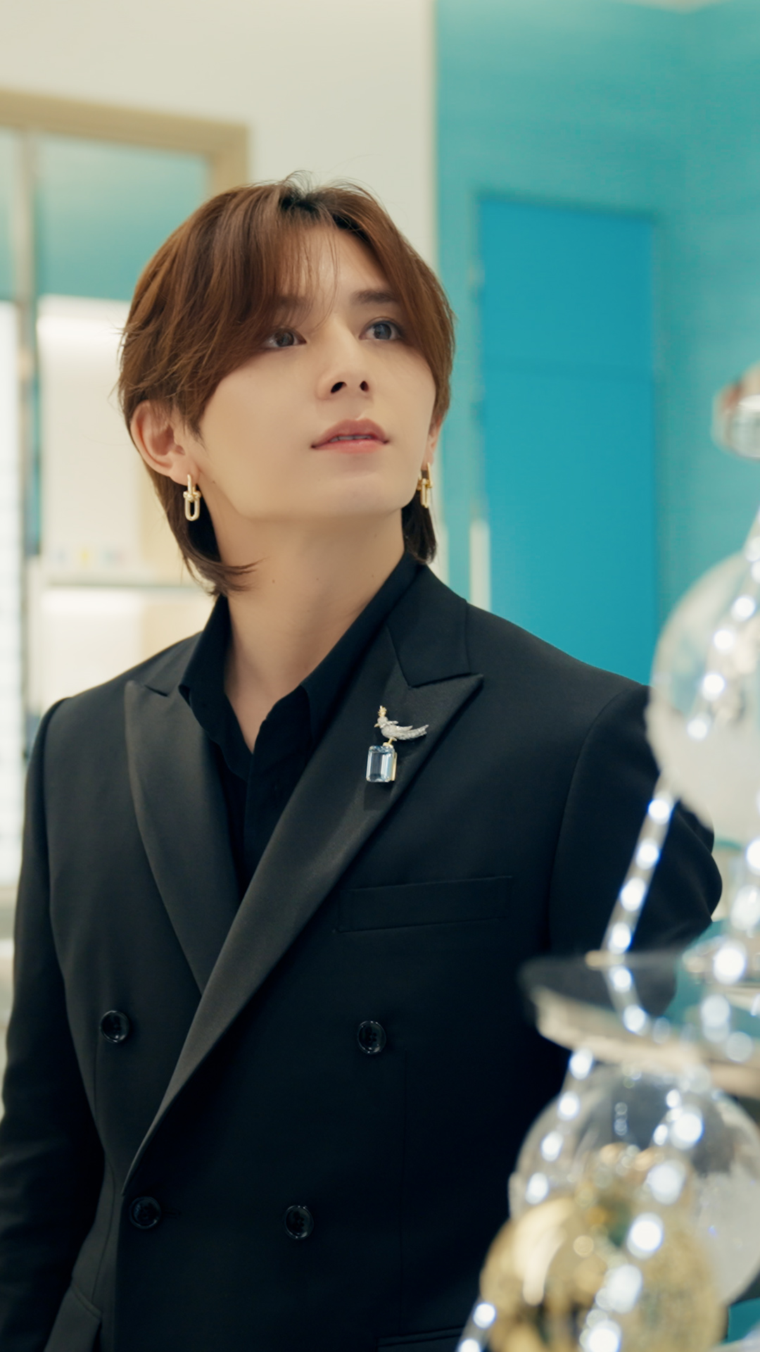 ティファニー」点灯式に山田涼介が登場大阪がホリデーの輝きで華やぐ