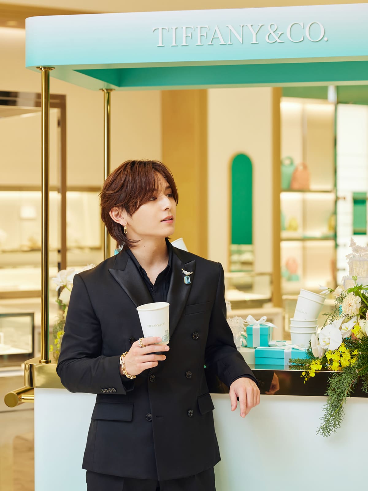 ティファニー」点灯式に山田涼介が登場大阪がホリデーの輝きで華やぐ